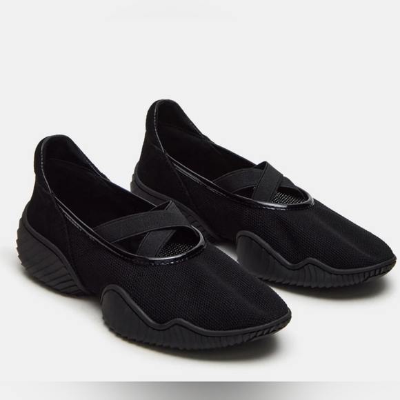 🔹️Steve Madden🔹️ Black Mesh Vador Ballerina Sneaker - Picture 1 of 4